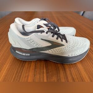 Brooks Adernaline GTS - 9 WIDE